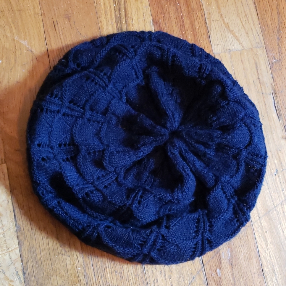 Blue knit beret